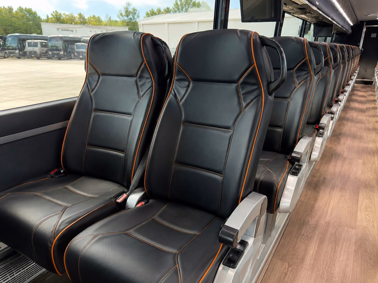 charter buses for syracuse crunch hockey fan groups